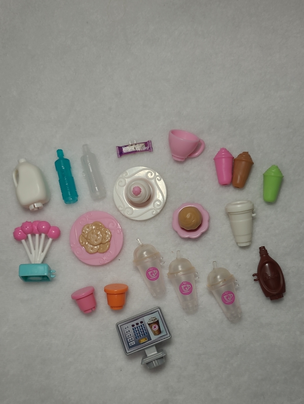 Barbie Year 2019 You Can Be Anything Coffee Shop Playset W/ Curvy Barbie Doll - Picture 8 of 12